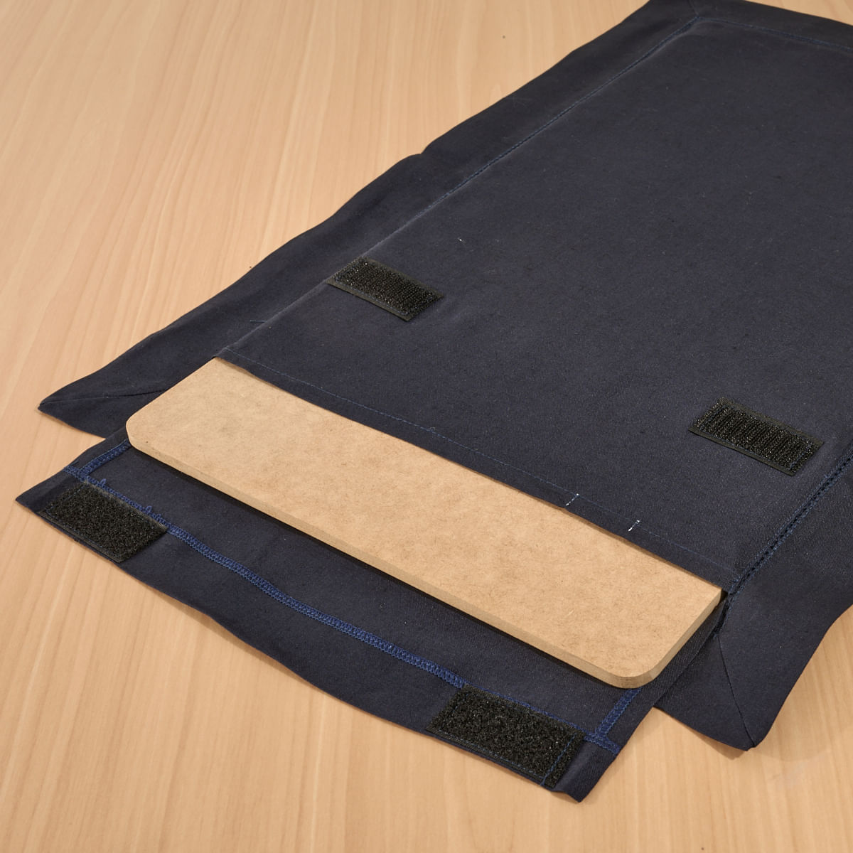 02 10 0003 Toalha de Bandeja Ajour 45x29 Azul Marinho B.jpg